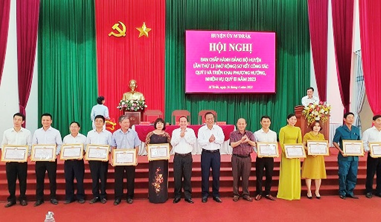Hội nghị Ban Chấp hành Đảng bộ huyện M’Drắk (mở rộng) lần thứ 13